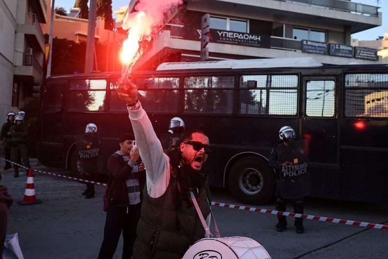 Сблъсъци и сълзотворен газ на фермерски протест в Гърция