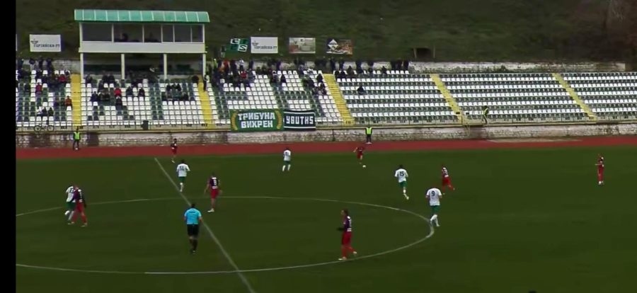 Дъжд от голове! Локомотив ГО дерайлира тежко в Сандански