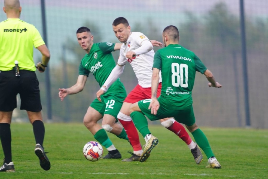 Младият татко Христо Каймакански се връща за предпоследния двубой на Марек с Лудогорец II