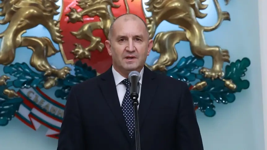 Президентът Румен Радев: Властта е бламирана! Оставката е неотложна