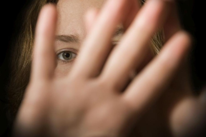 Полските власти задържаха 100 мъже за сексуално малтретиране на деца