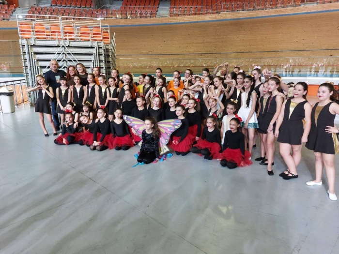 Мажоретките на ОУ „Евлоги Георгиев“ в Дупница завоюваха две първи и две втори места на национален фестивал