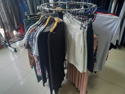 Иззеха ментета на скъпи марки от магазини за дрехи и обувки в Перник