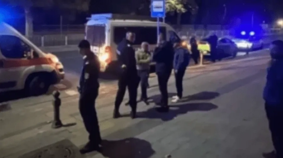 Зверски побой в Люлин: Мъж е с опасност за живота, 16-годишен скачал по главата му