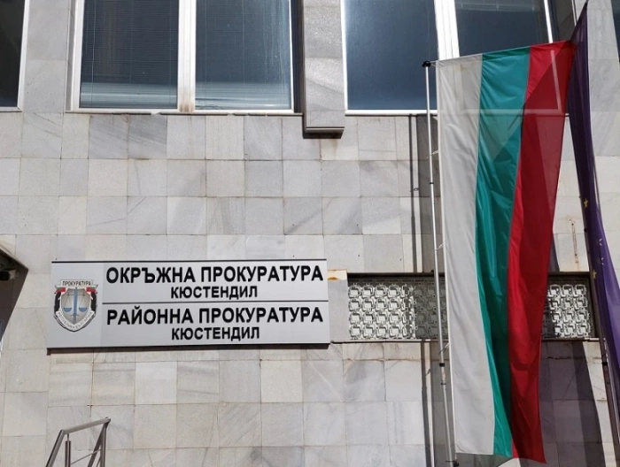 Прокуратурата разследва катастрофата със загинало 19-годишно момиче и тежко ранена край Бобов дол