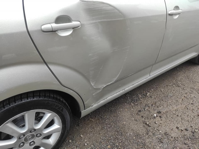 Треснаха вратите на „Тойота” в Кюстендил, дирят злосторника