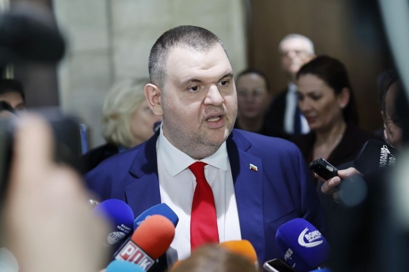 Пеевски за оставката на кабинета: Печелившият е друг. Да идва още днес