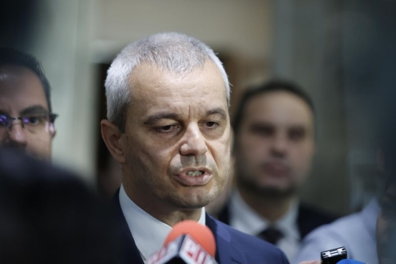 Костадинов: Честито на целия български народ, корупцията и олигархията нямат място в управлението на държавата