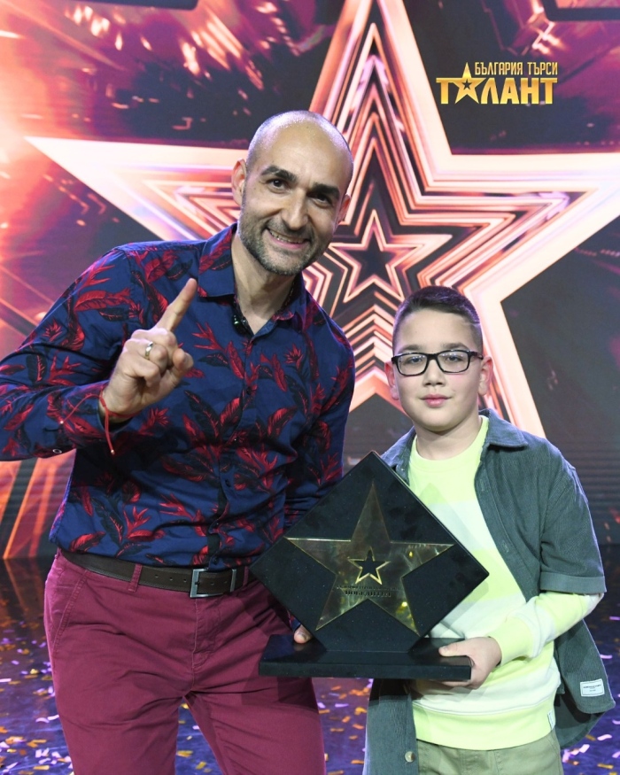 Гордостта на Гоце Делчев Константин Червенков спечели „България търси талант” и  90 000 лв.