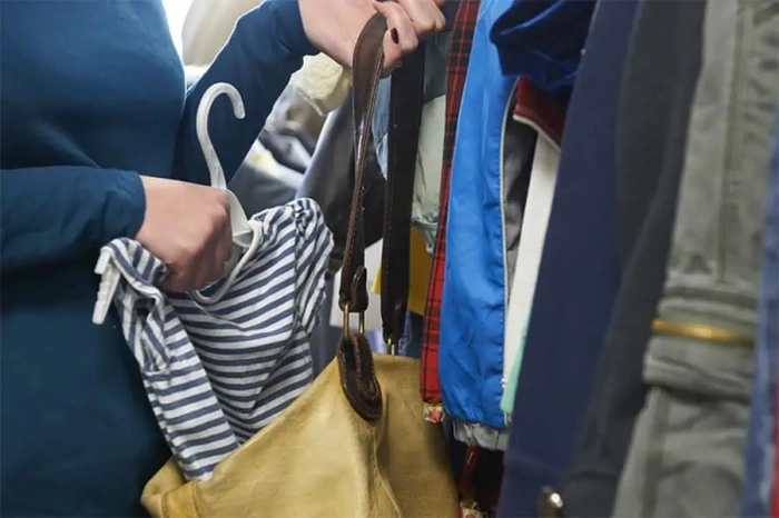 Спипаха крадла от Благоевград, свила дрехи от мола