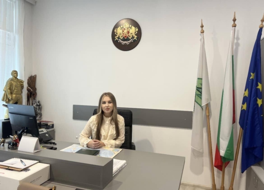 10-класничката Анелия Странджева стана кмет на Сатовча за един ден