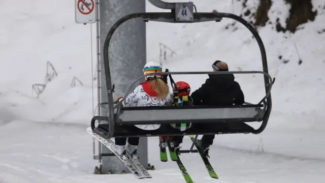 Сезонната карта за лифтовете в родните курорти гони 2 бона