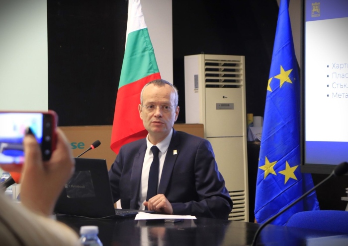 И кметът на Благоевград  се отказа от вдигане на такса смет по новата формула