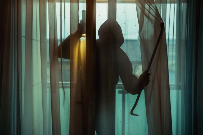 Четирима на съд за  кражба на куфар с пари и злато от Банско! Плячкосаното имане пристигнало на платформа в Яхиново