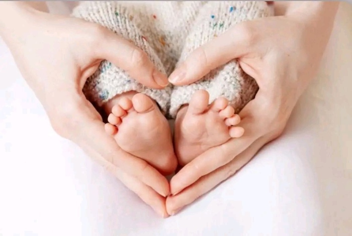 Нова радост в Общински съвет - Благоевград: адв. Тошев посрещна дъщеря си Ема