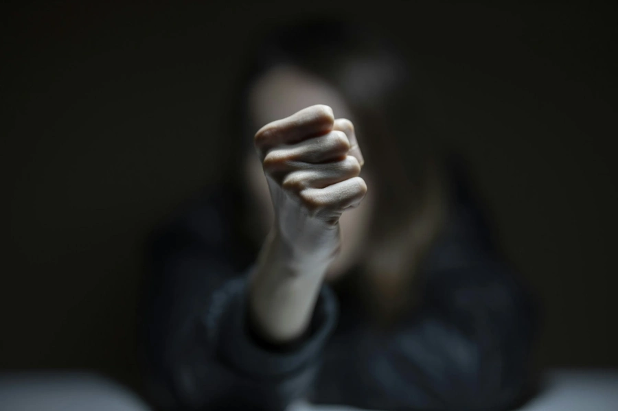 Шокиращ грабеж в Благоевградско: 84-годишен и дете смляха от бой мъж за 35 лева