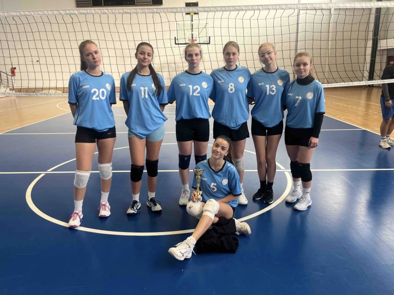 „ПГ „Христо Ботев“ и ПГХВХТ с първи места на общинския кръг по волейбол в Дупница