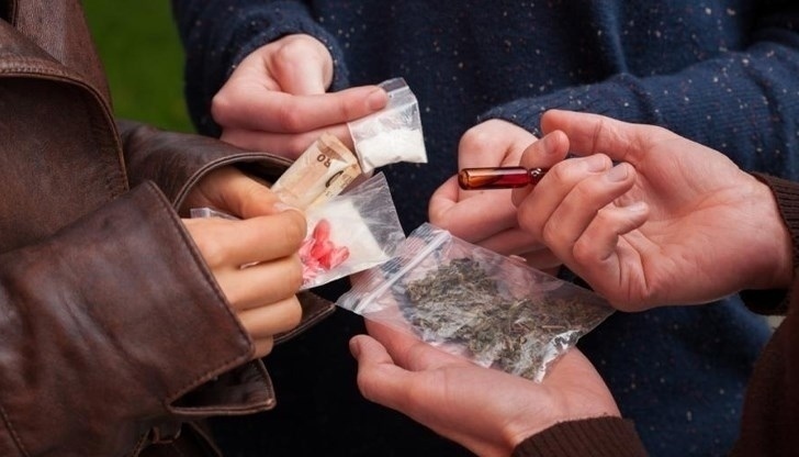 Задържаха дилъри на марихуана в Разлог, двама от закопчаните са ученици