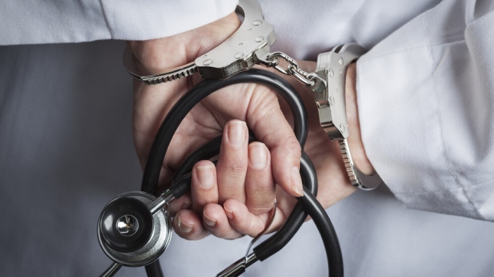 Осъдиха френски лекар на доживотен затвор за отравяне на 30 пациенти, сред тях и деца