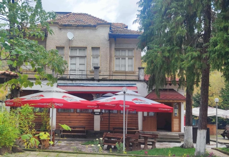 Ремонтиран бе покривът на старото читалище в Рила