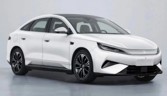 BYD пуска серия нови електрически модели, един от които (с дължина 4.9 м) на цена под €18 500