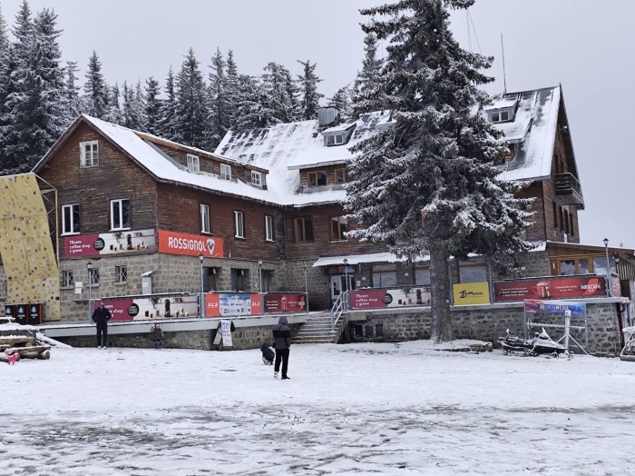 Спасиха  дезориентирани туристи по анцуг и маратонки на път към Черни връх