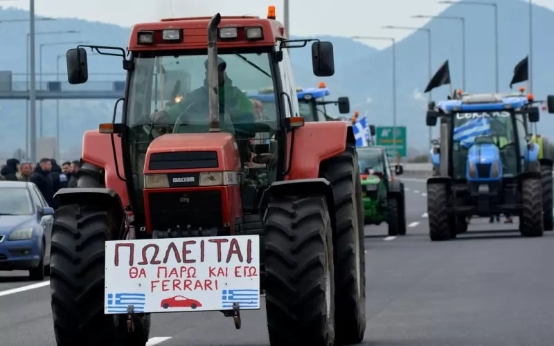 Блокадата се върна! Гръцки фермери не пускат камиони през \
