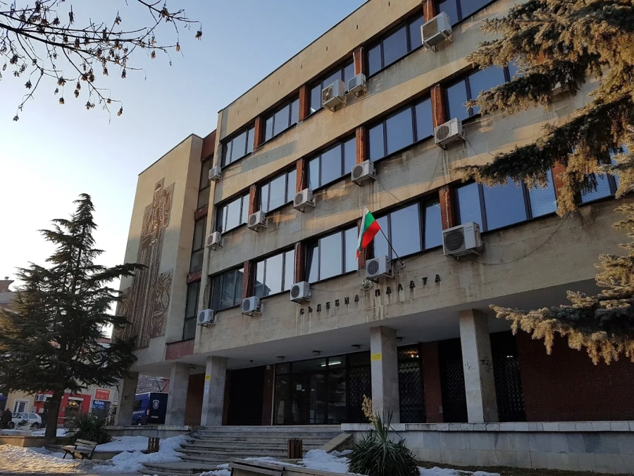 1000 лева парична гаранция за 38-годишен бобовдолец, пребил баща си и тормозил брат си