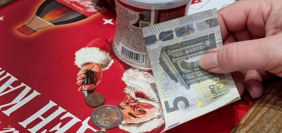 Първа нощ след въвеждане на еврото: Повечето клиенти от Благоевград и Добринище плащаха в левове, връщаха им с евро