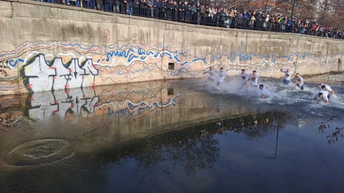 Архиерейска света литургия.и литийно шествие до река Банщица за Богоявление в Кюстендил