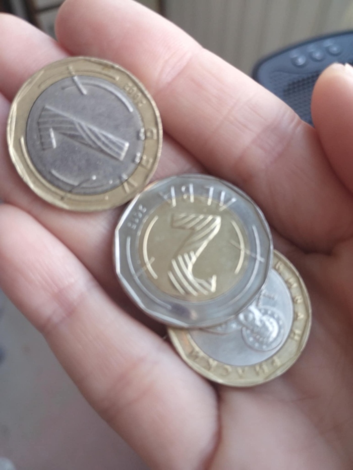 Първи дни с евро: Перничани плащат и получават ресто в левове