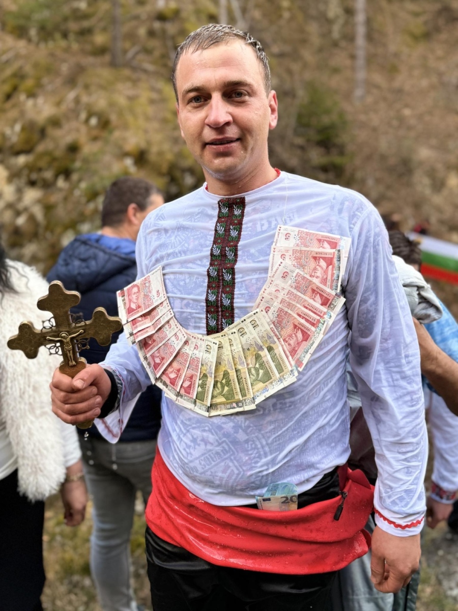 Късметлия! Кирил Шиков улови за 3-и път светинята в Овчарци