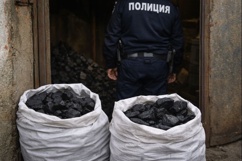 Мъж откраднал въглища от двор в Кюстендил