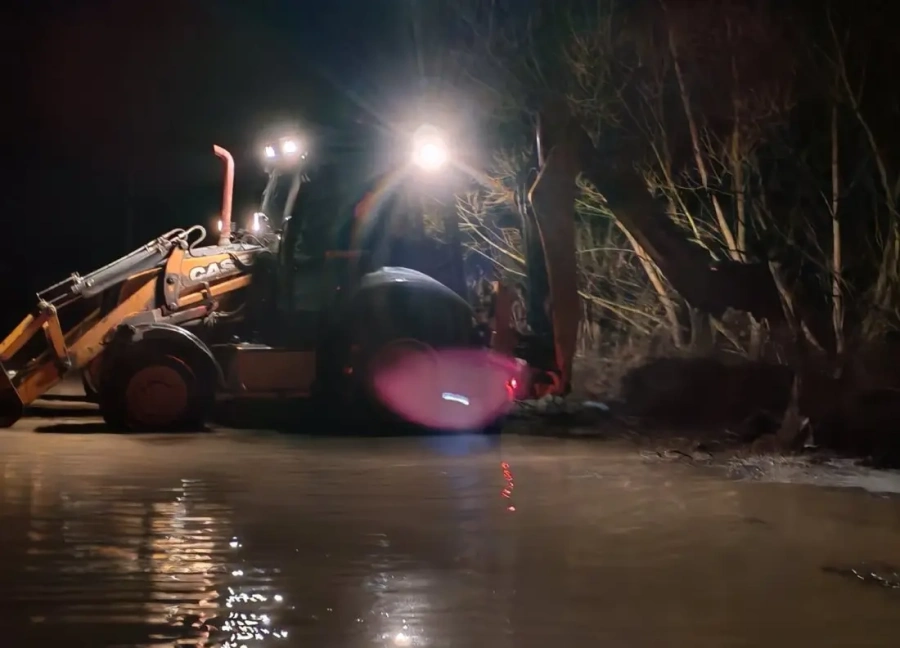 Дига на река Струма край Батановци се скъса: В село Ярджиловци има залети градини и мост, водата не е стигнала до къщи