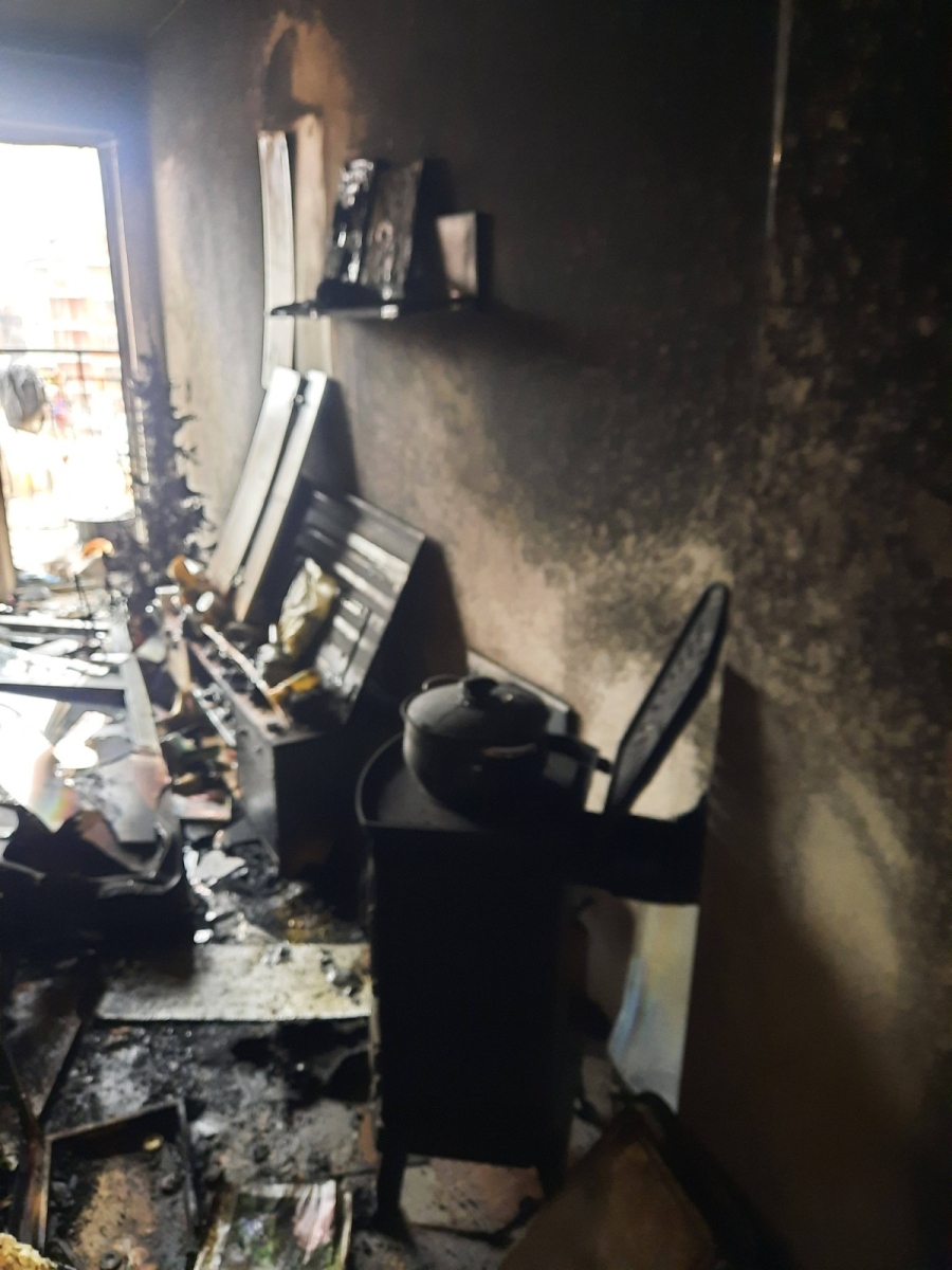 Пожар остави семейство от Благоевград без покрив, десетки хора предложиха помощ