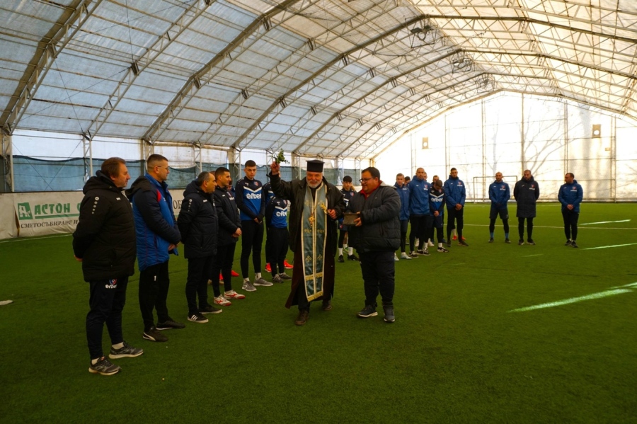 Стефан Гошев изведе Славата за първа тренировка, Стилиян Николов пристигна от ФК Кюстендил