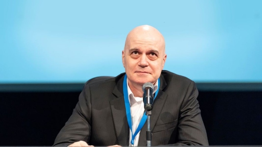 Трифонов към РСМ: Ще гледате Европейския съюз през крив макарон