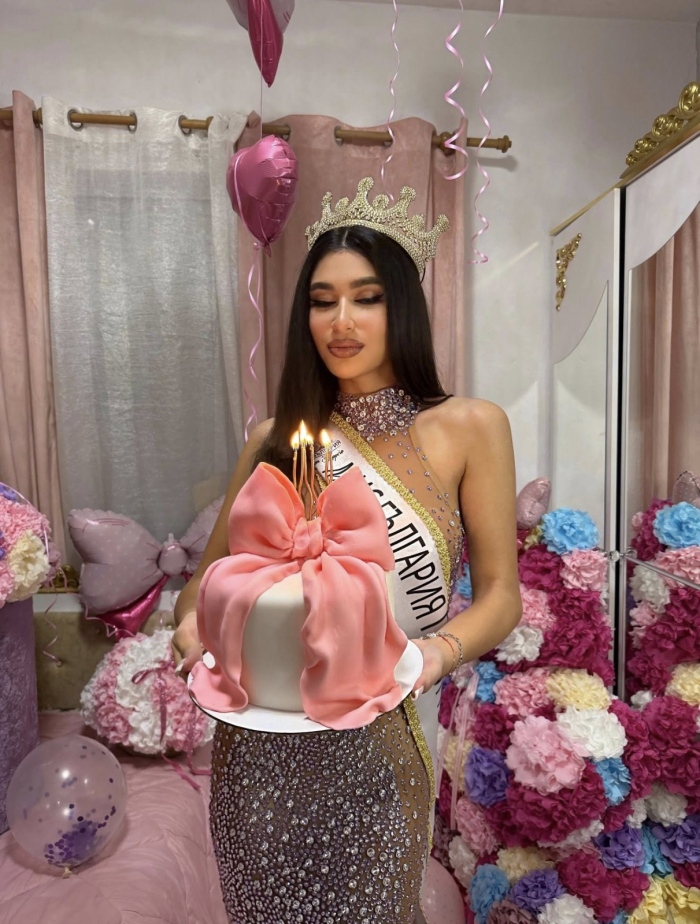 Мис България – Петрич Велислава Керемидчиева отпразнува 18-и рожден ден в блясък и празнично настроение