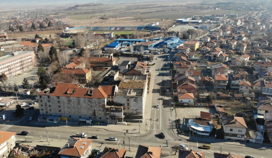 Светофарите в Горна махала в Дупница не работят от дни, напрежение сред  шофьори и пешеходци