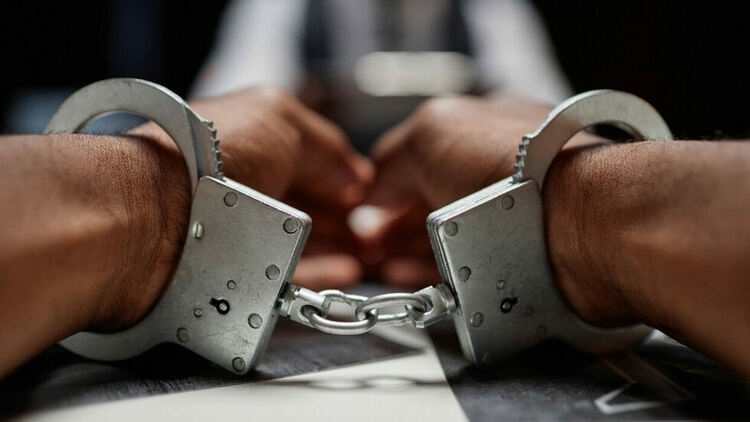 Задържаха мъж от Петричко държал ловни патрони в дома си