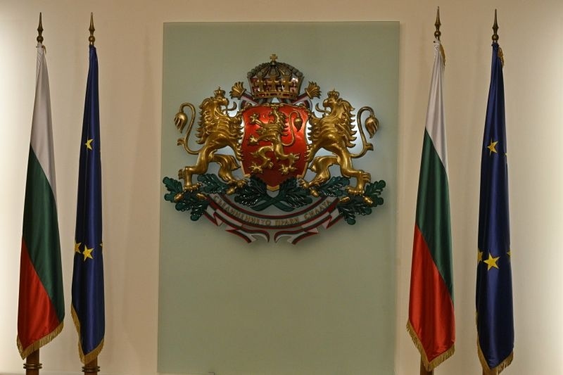 Радев събира екипа си 2 часа преди обръщението