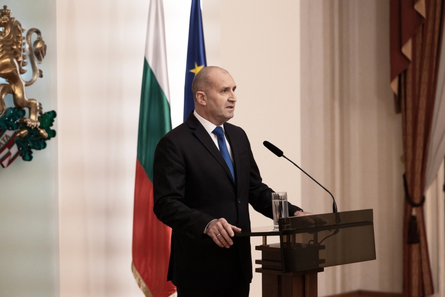 Очаква се президентът Румен Радев да депозира оставката си пред Конституционния съд