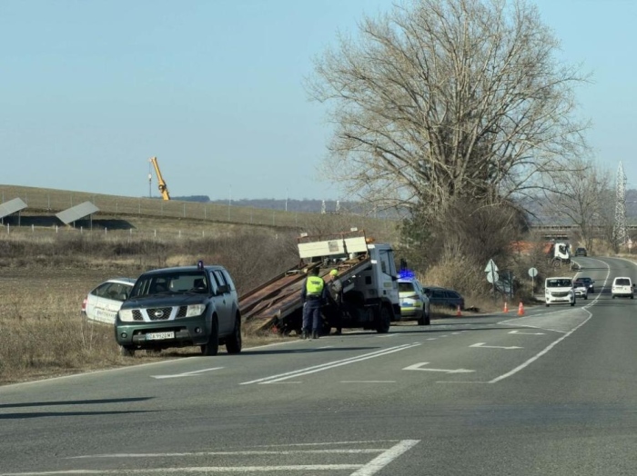 Водач катастрофира в автомобил на РДГП- Кюстендил край ТЕЦ-Бобов дол :Внезапно му прилошало (Обновено) 