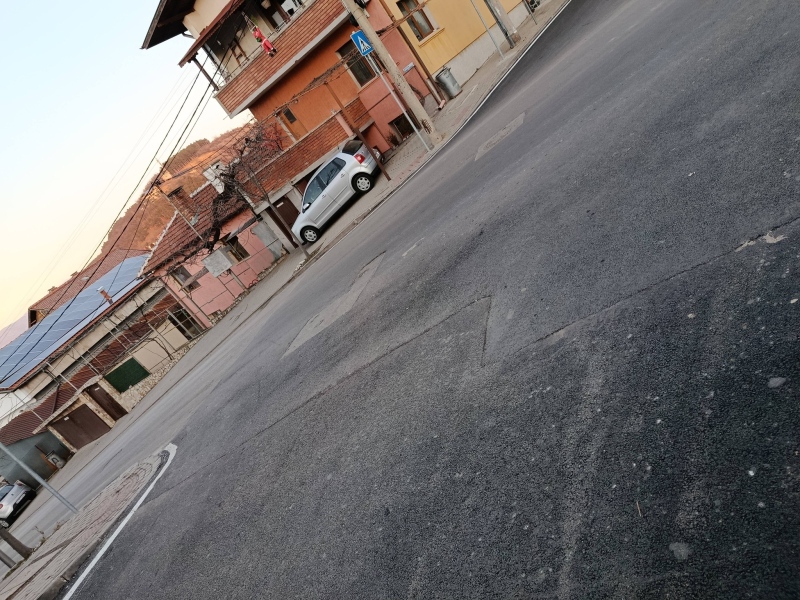 Заличени пешеходни пътеки в Дупница създават предпоставка за ПТП