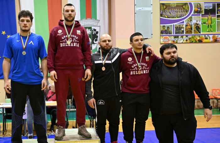 С  4 чисти победи! Дупнишкият лъв Кирил Милов стана държавен шампион по класическа борба