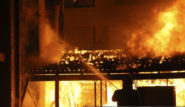 Горя изоставена сграда на БДЖ в Кресна