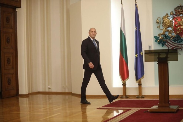 Радев излиза от президентската институция