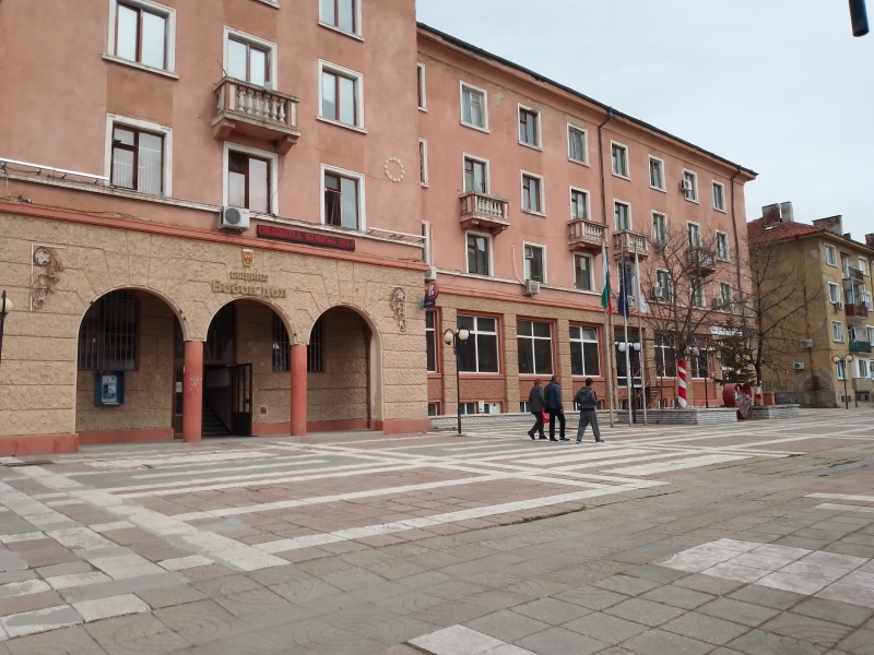 Започва санирането и на 23-ти блок в Бобов дол: Общината избира строител 