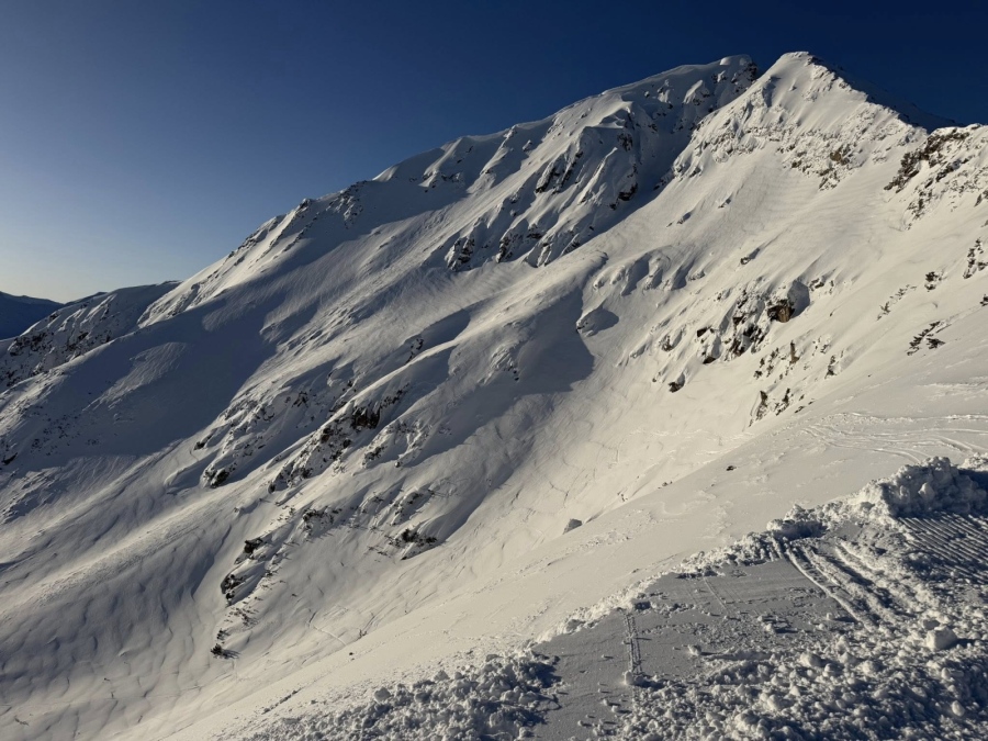 Трета степен лавинна опасност в Пирин