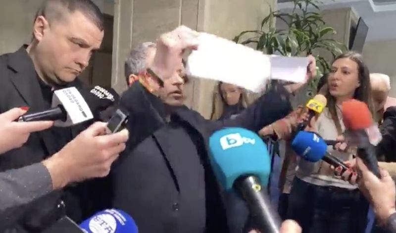 Тошко Йорданов скъса стара декларация на ПП-ДБ: Направихме всичко възможно, за да има честни избори